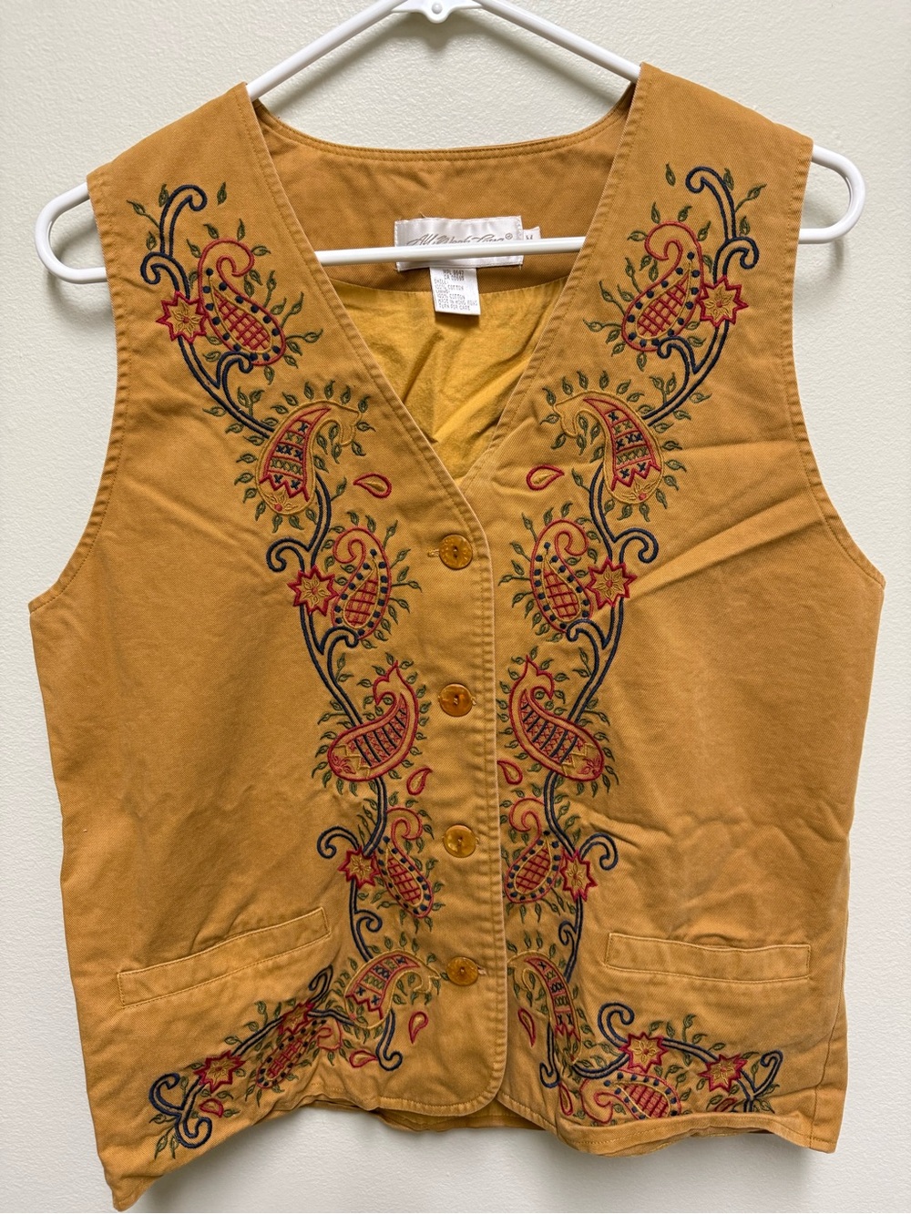 All Week Long Embroidered Women’s Tan Button Down Vest For many occasions. Sz M